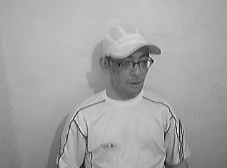 mounir en noir et blanc